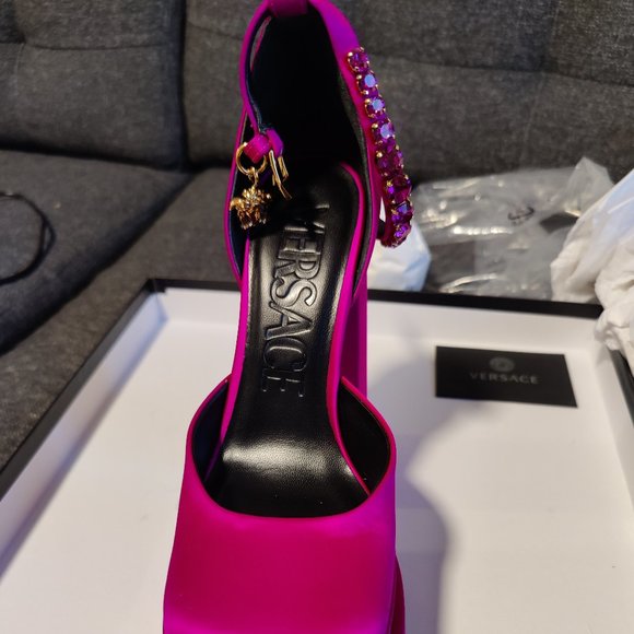 Brand new Versace Medusa Aevitas Satin (double) platform PUMPS. - Picture 4 of 7